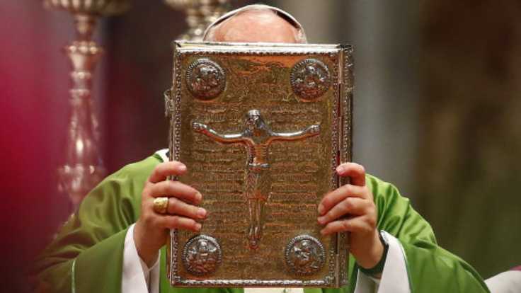 Le pape François, lors de la messe marquant le début du synode sur la famille.