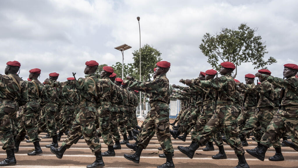 Centrafrique: officiels et militaires cibles d’exactions des paramilitaires russes dit un expert de l’ONU