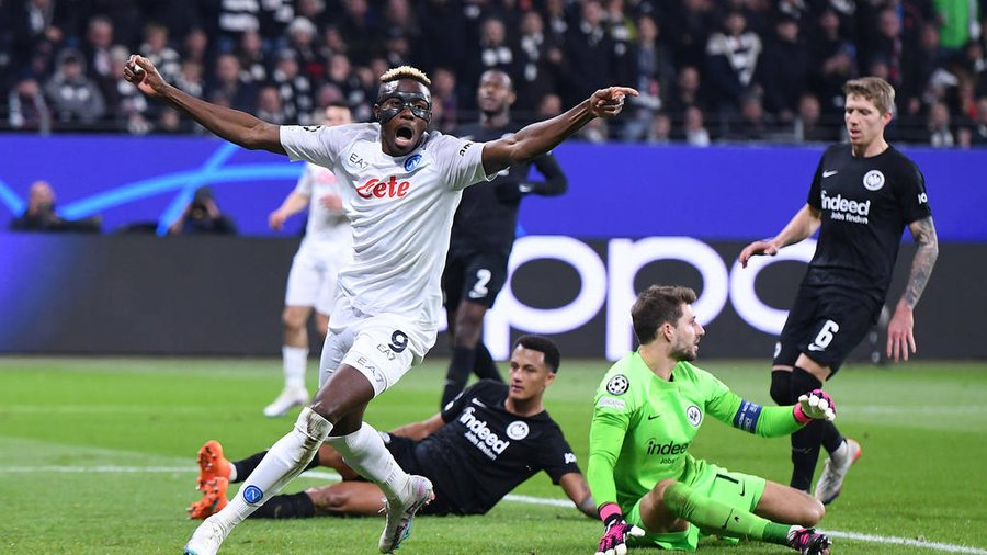 8es de finale aller LDC: Naples punit Francfort chez lui