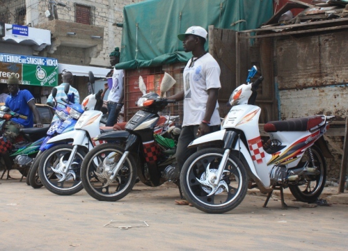 Ebola-Vélingara : sept conducteurs de moto arrêtés à la frontière avec la Guinée pour trafic de passagers