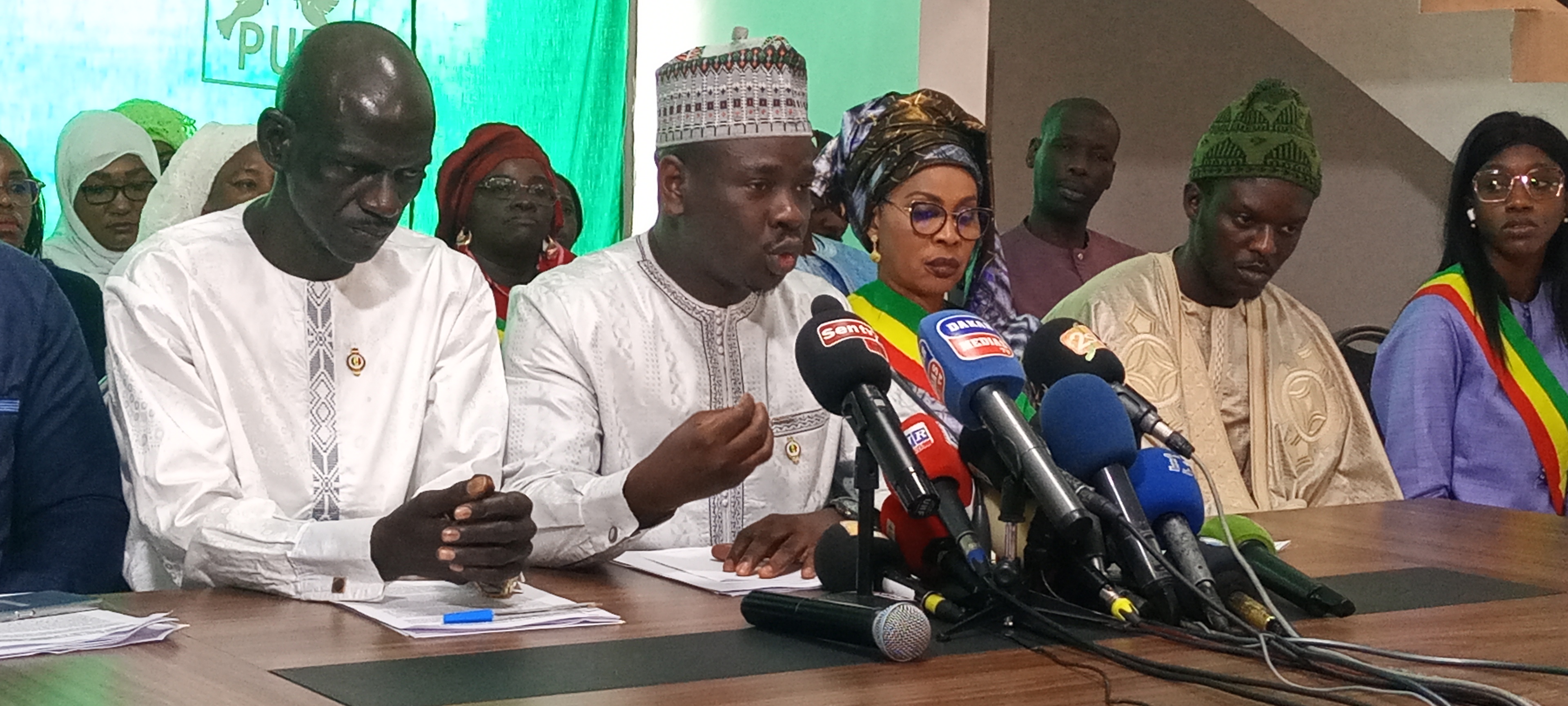 Rapport Cour des comptes: les députés de YAW réclament une poursuite des ministres concernés