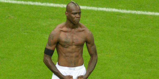 Ligue des Champions - Les 10 gros dérapages de Mario Balotelli