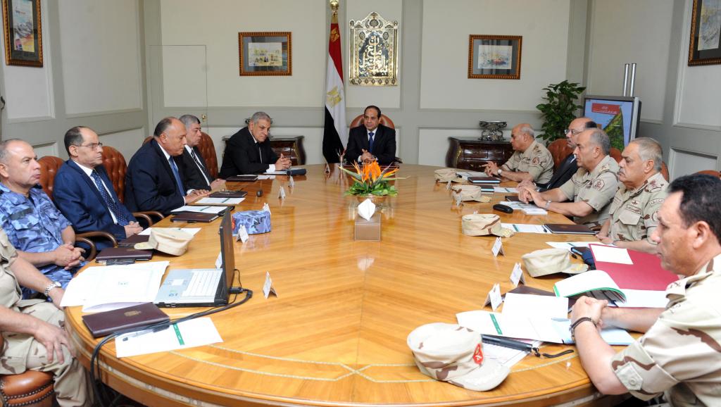 Réunion du Conseil national de sécurité égyptien, autour du président Sissi, le 24 octobre 2014. AFP PHOTO/ HO/ EGYPTIAN PRESIDENCY