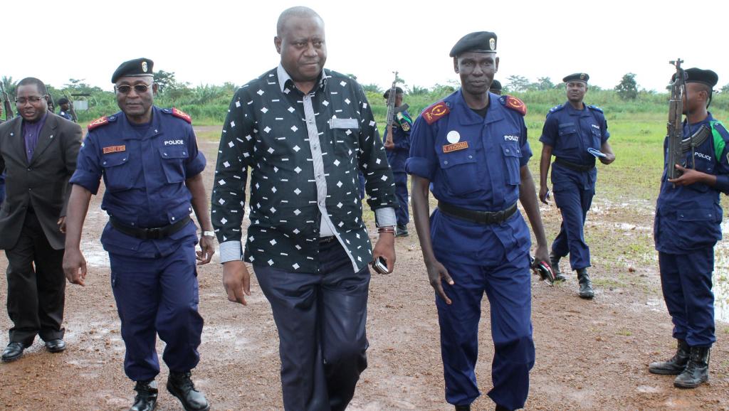 Le ministre de l'Intérieur, Richard Muyej, est arrivé à Béni le 19 octobre, pour rencontrer la population qui a subi plusieurs massacres ces dernières semaines. AFP PHOTO/ALAIN WANDIMOYI