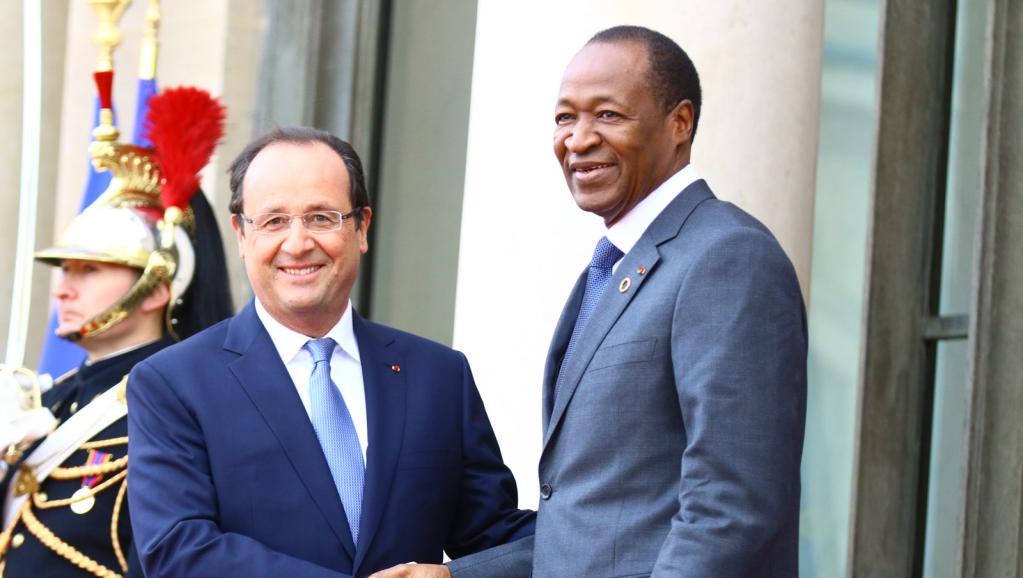 Le président du Burkina Faso, Blaise Compaoré, et le président François Hollande au sommet de l'Elysée, décembre 2013.