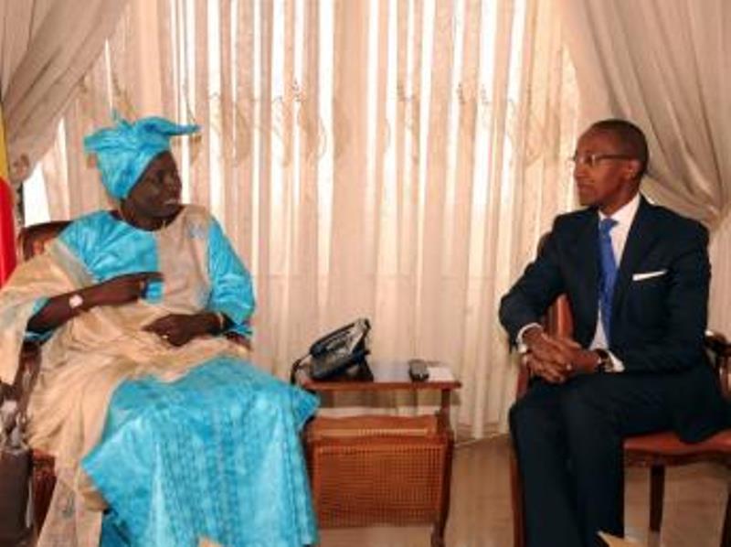 Abdoul Mbaye et Aminata Touré se tirent dessus : l’ancien PM répond à son successeur