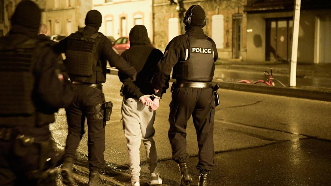 France: onze personnes écrouées, dont un douanier, pour trafic de stupéfiants avec l'Amérique latine