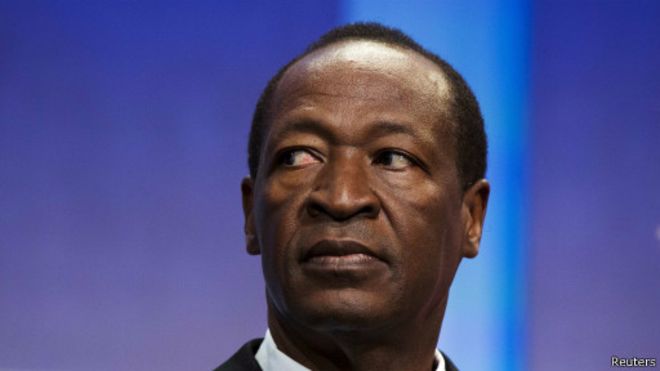Après avoir démissionné le vendredi 31 octobre après 27 ans au pouvoir, le président Blaise Compaoré s'est réfugié avec sa famille en Côte d'Ivoire