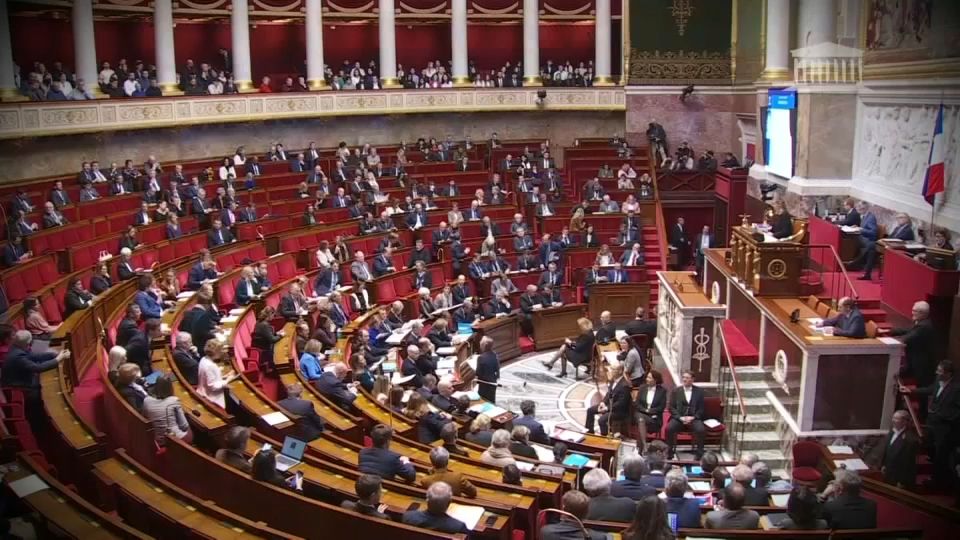 Réforme des retraites: Emmanuel Macron réunit les chefs de la majorité à l'aube d'une journée décisive