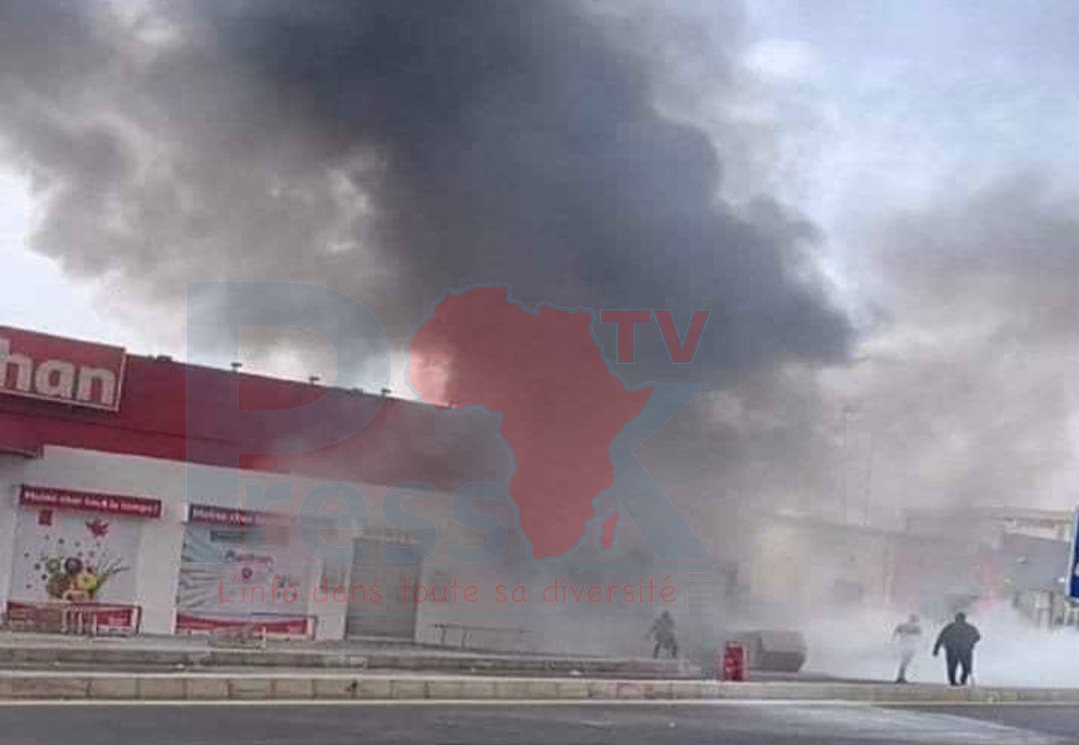 Procès Sonko-Mame Mbaye Niang : Auchan Mermoz brûlé, des tensions à Mbour et un peu partout à Dakar