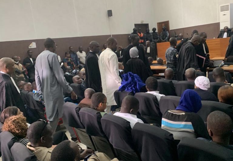 Ousmane Sonko prend la parole et dénonce la faillite des institutions devant le juge