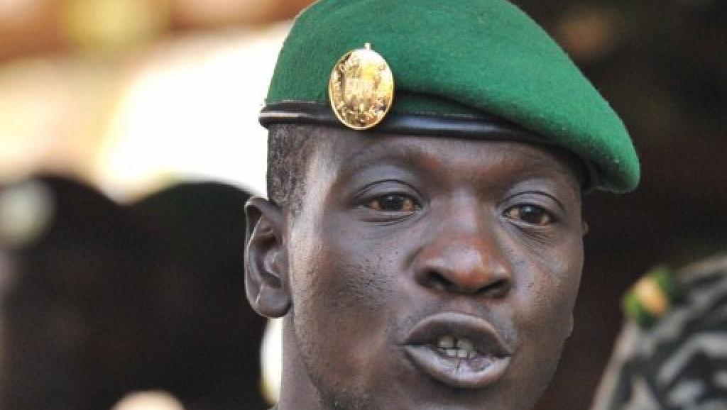Le capitaine Amadou Sanogo, chef de l'ex-junte malienne en 2012 et 2013, est inculpé « de meurtre et de complicité de meurtres ». AFP PHOTO / ISSOUF SANOGO