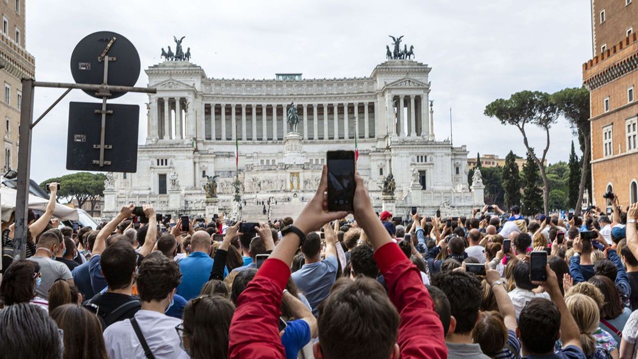 Italie: les autorités bloquent le robot ChatGPT pour non respect des données personnelles