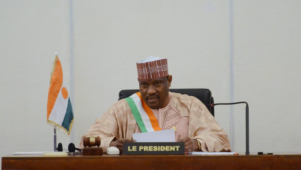 Hama Amadou alors à son poste de président de l'Assemblée nationale nigérienne, en novembre 2013. AFP PHOTO / ISSOUF SANOGO