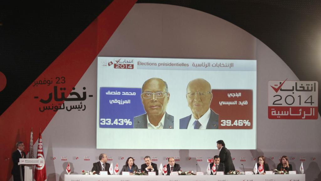 Conférence de presse de l'instance électorale, l'ISIE, à Tunis, le 25 novembre 2014. REUTERS/Zoubeir Souissi
