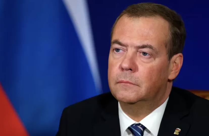 L'ex-président russe Medvedev s’en prend à la Pologne: “Le pays disparaîtra avec son stupide premier ministre”