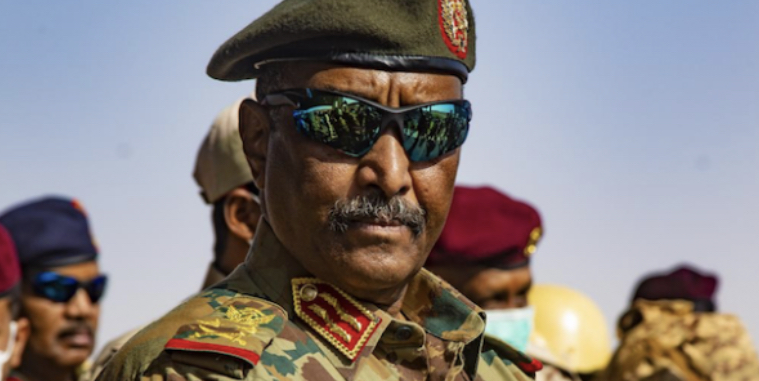 [Portrait] Le général Burhane, visage du pouvoir militaire au Soudan