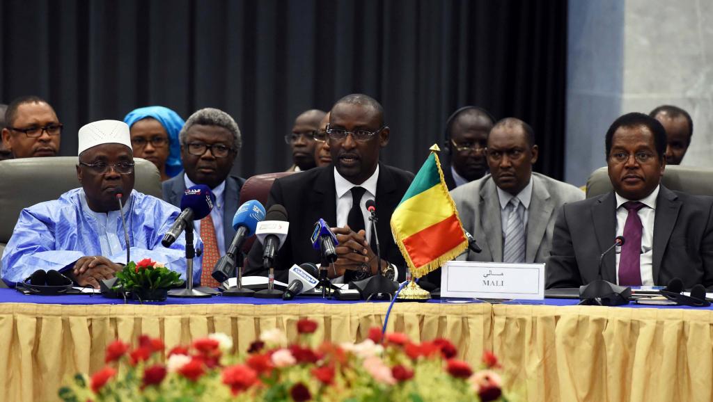 Ouverture en juillet 2014 à Alger d'un nouveau round de négociations entre les groupes armés du nord du Mali et le pouvoir malien. AFP/FAROUK BATICHE