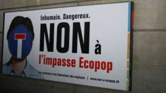 Moins de 17 000 personnes, réfugiés compris, pourraient s'établir en Suisse chaque année, alors qu'en 2013, le solde migratoire a atteint 87 000.