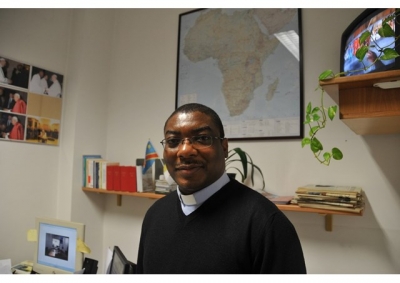 Comment rester connecté à sa foi par internet ? (P. Kouacou)