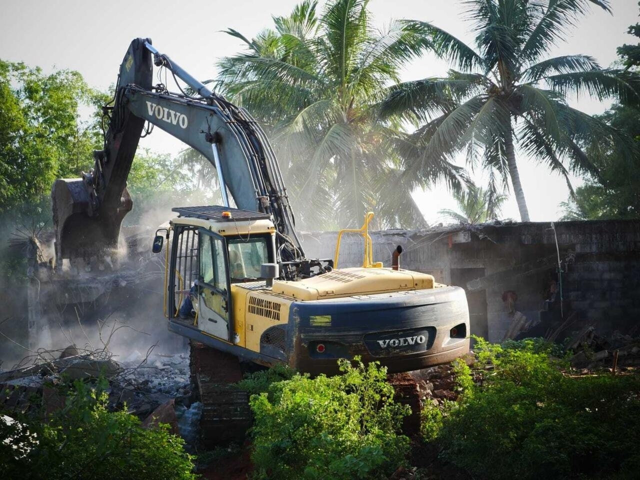 À Mayotte, un nouveau bidonville détruit alors que l'opération «Wuambushu» patine