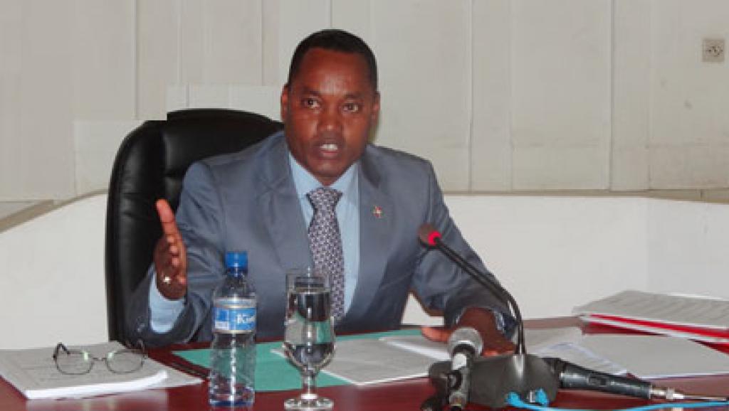 Edouard Nduwimana, ministre de l’Intérieur du Burundi. assemblee.bi