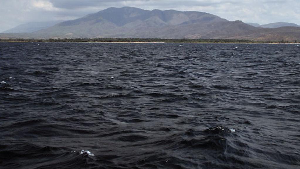 Cumulus sur les monts Mahale (Kungwe) en Tanzanie, vus du lac Tanganyika. wikipedia