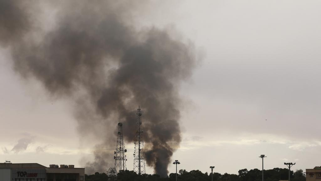 Combats à Benghazi le 11 décembre 2014 entre milices et forces pro-gouvernementales. REUTERS/Esam Omran Al-Fetori