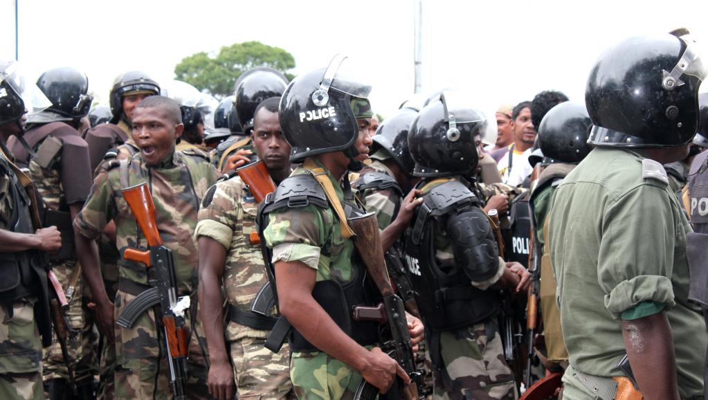Malgré une mobilisation importante d ela police malgache, les violences n'ont puêtre évitées. AFP PHOTO/GREGOIRE POURTIER