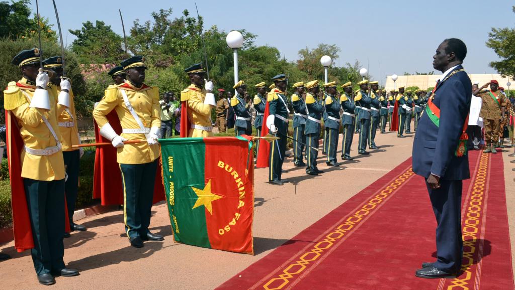 Le président burkinabè, Michel Kafando, lors de sa prestation de serment à Ouagadougou, le 18 novembre 2014. AFP PHOTO / ROMARIC HIEN