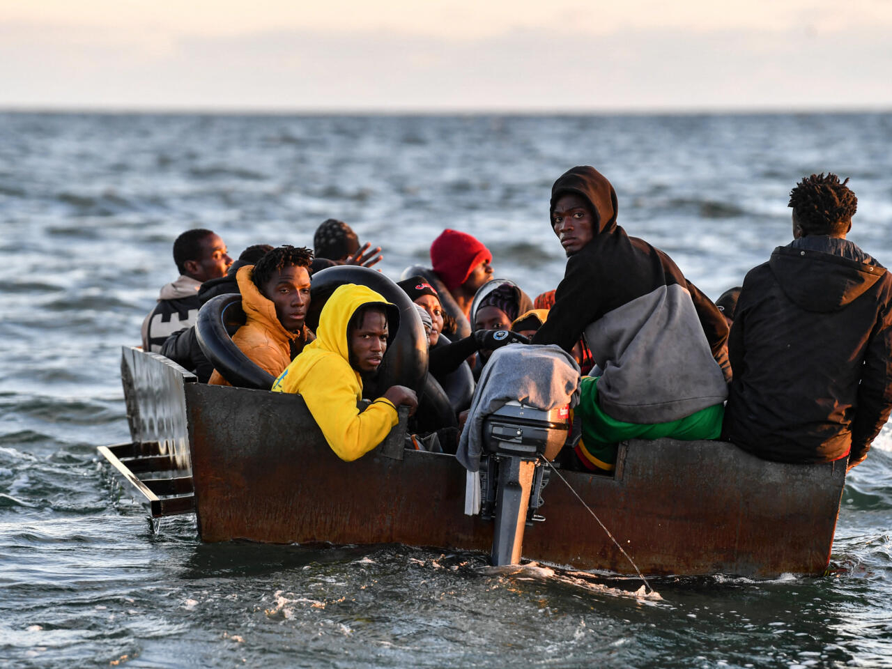 Rapport Frontex: les migrations irrégulières en hausse de 300% en Méditerranée centrale