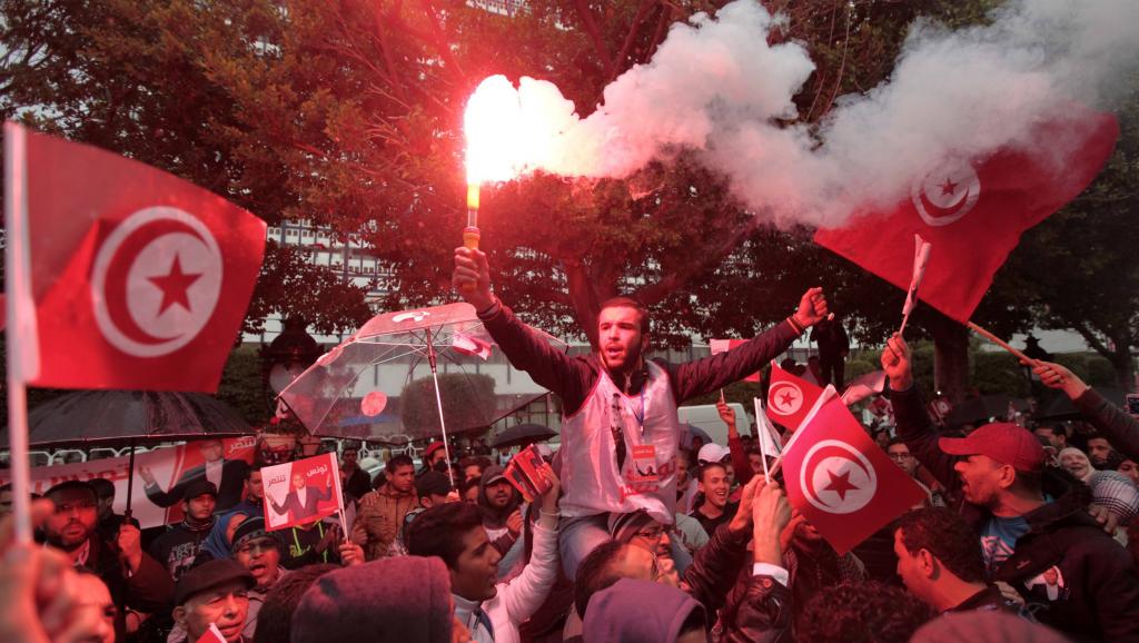 Tunisie: deux meetings pour une fin de campagne sous tension