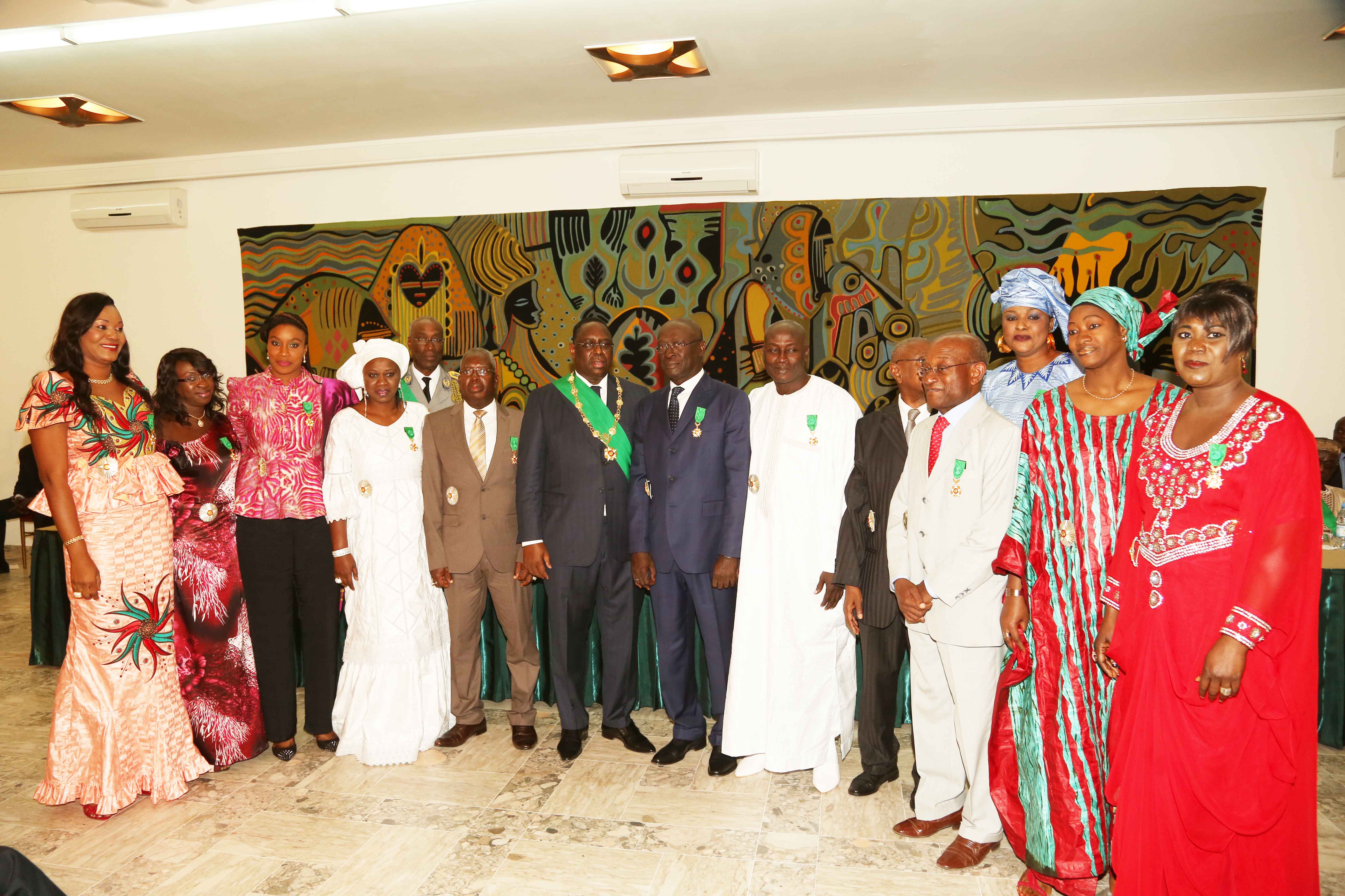 Ordres nationaux : 43 récipiendaires dont trois journalistes