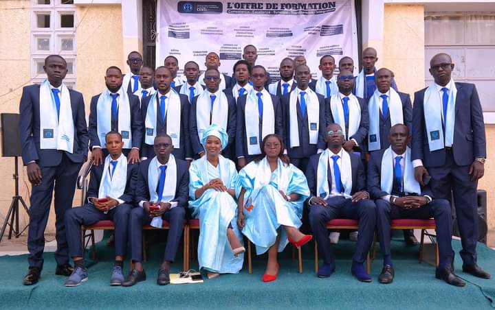 Mamadou Ndiaye aux 33 étudiants de la 50e promo : « en digne produit de Cesti, vous devez rester professionnels »