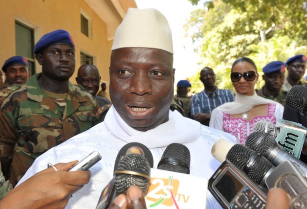 Après avoir échappé au putsch: Jammeh se fait escorter par des soldats tchadiens