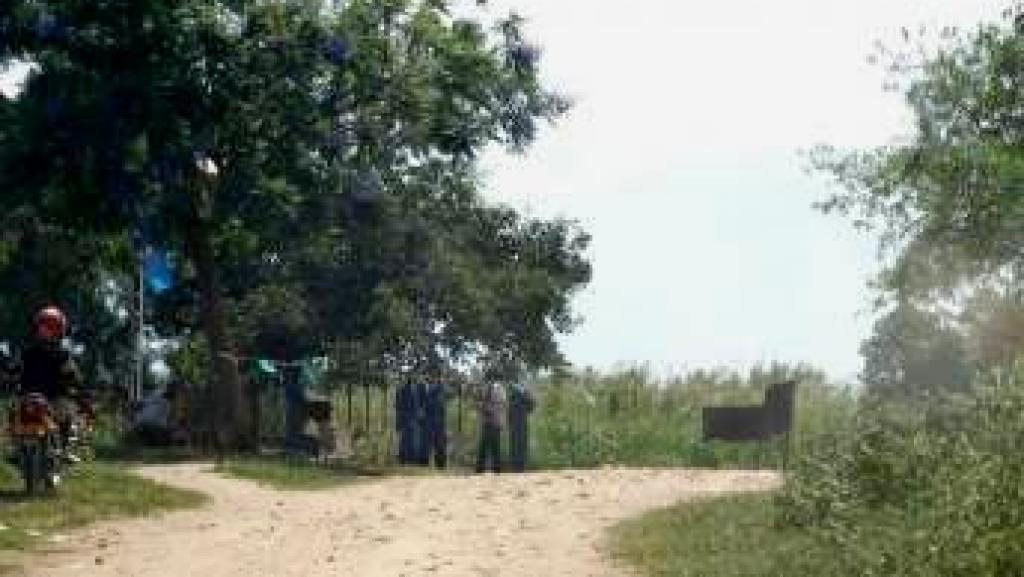 Pour mener leur attaque contre la rébellion, les forces de l'ordre burundaises sont passées par la RDC (ici vue de Vugizo, le dernier poste-frontière burundais avant d'entrer en RDC). RFI/Esdras Ndikumana