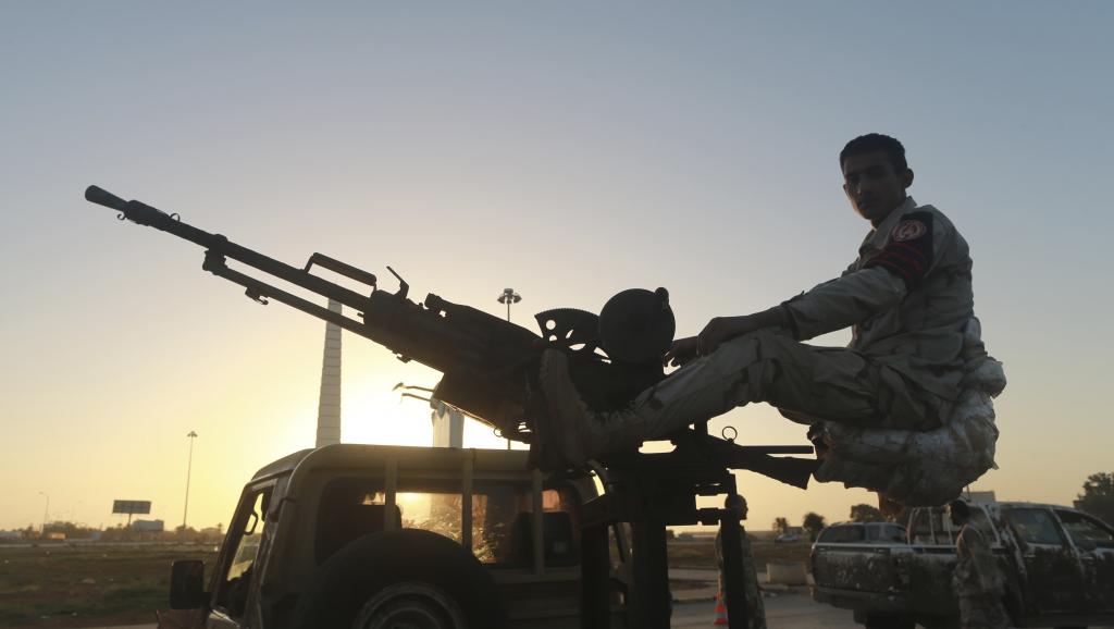 Un militaire libyen sur un véhicule armé à Benghazi, le 4 décembre 2014. REUTERS/Stringer