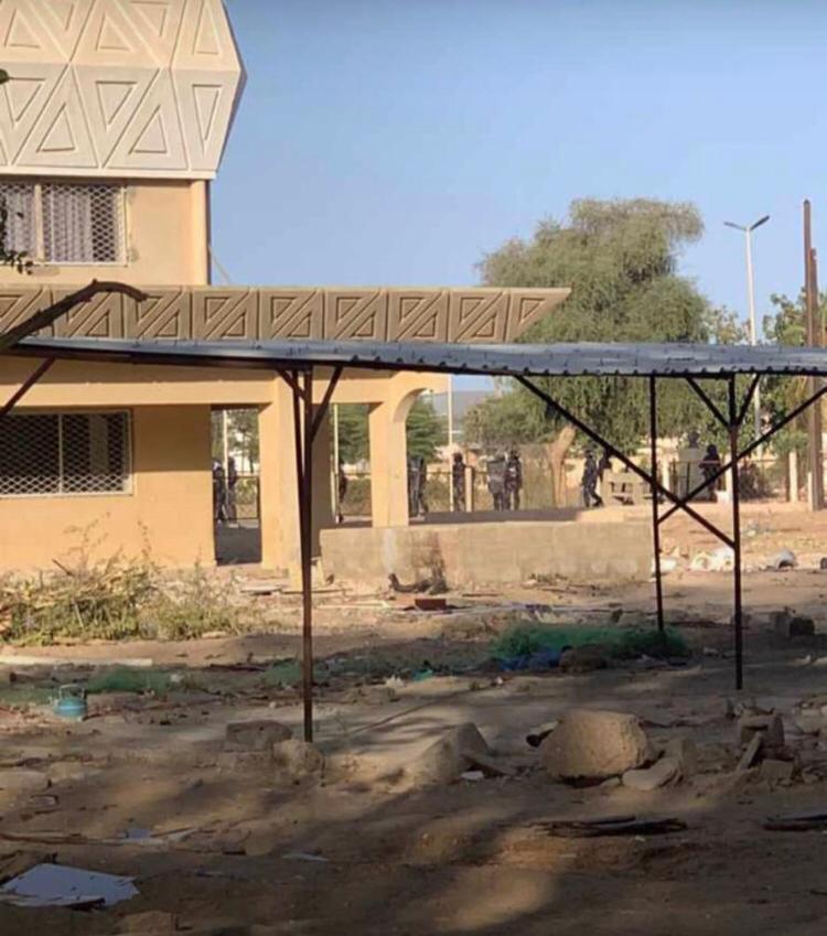 Saint-Louis : les forces de l'ordre poursuivent les étudiants jusqu'au sein du campus