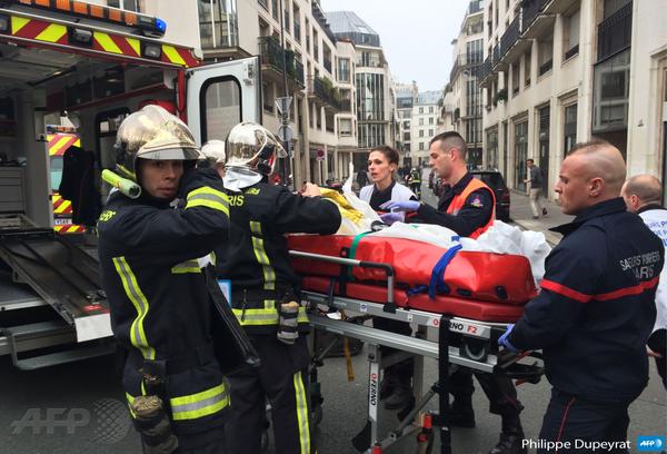 En direct Paris: Attaque du siège de "Charlie Hebdo", 11 morts dont 2 policiers (Photos)