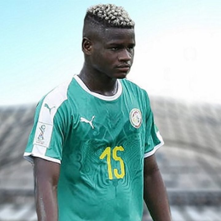 Le défenseur central sénégalais Mykayil Ngor Faye sur le point de signer au FC Barcelone