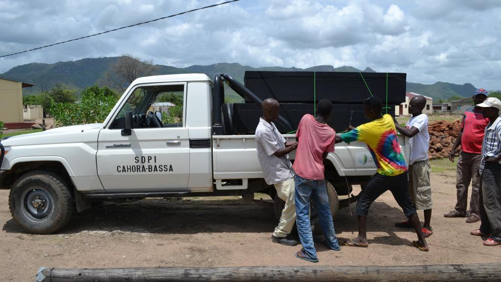 Au moins 69 personnes sont mortes après avoir bu une bière traditionnelle à Chitima, dans le nord-ouest du Mozambique. Le gouvernement a décrété trois jours de deuil national, le 12 janvier 2015. AFP PHOTO/STRINGER