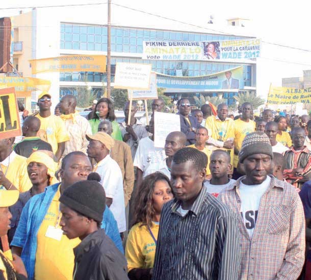 Une chaude journée pour le PDS : Karim Wade tabassé, la permanence saccagée par les policiers...