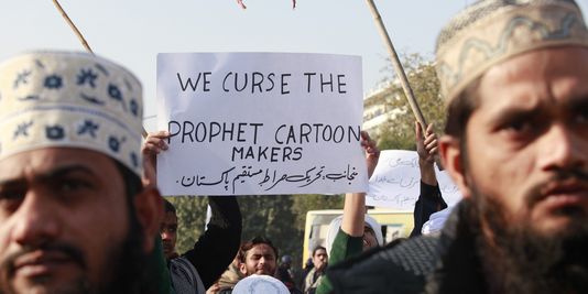 Heurts pendant une manifestation contre « Charlie Hebdo » à Karachi