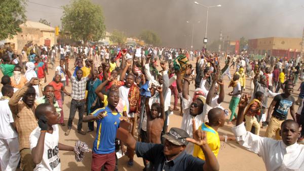 Des milliers de manifestants se sont rassemblés à Zinder, dans le sud du Niger, vendredi 16 janvier après la prière pour exprimer leur colère contre «Charlie Hebdo».