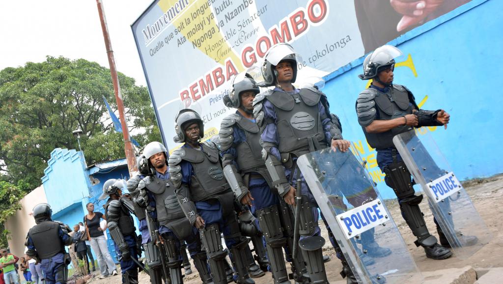 Un important dispositif policier avait été déployé, lundi 12 janvier 2015, alors que l'opposition voulait manifester contre la loi électorale. Une dizaine de personnes ont été blessées. AFP/Papy Mulongo