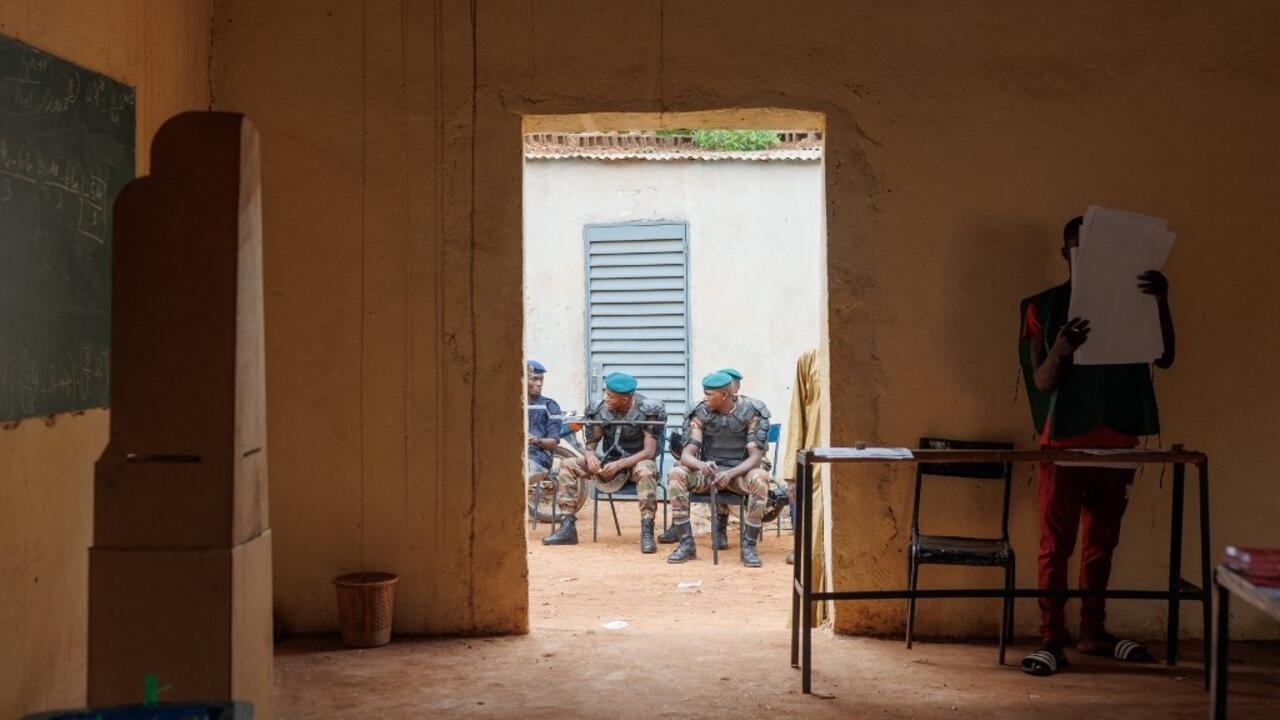 Les Maliens approuvent le projet de nouvelle Constitution avec 97% des voix, selon l'autorité électorale