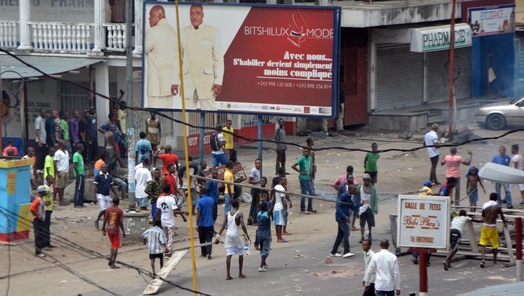 Manifestation contre l’adoption d’une nouvelle loi électorale, à Kinshasa, RDC, le 19 janvier 2015. AFP PHOTO/ PAPY MULONGO