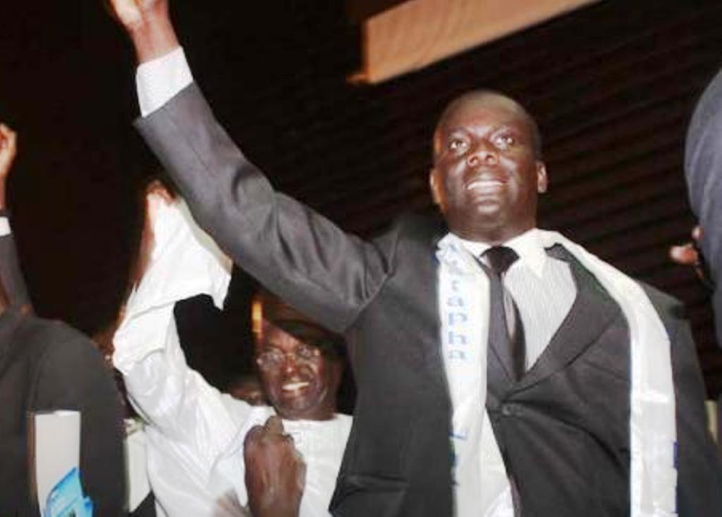 ​Apr : un parapluie à Malick Gackou, l'arme se retourne contre Moustapha Niasse