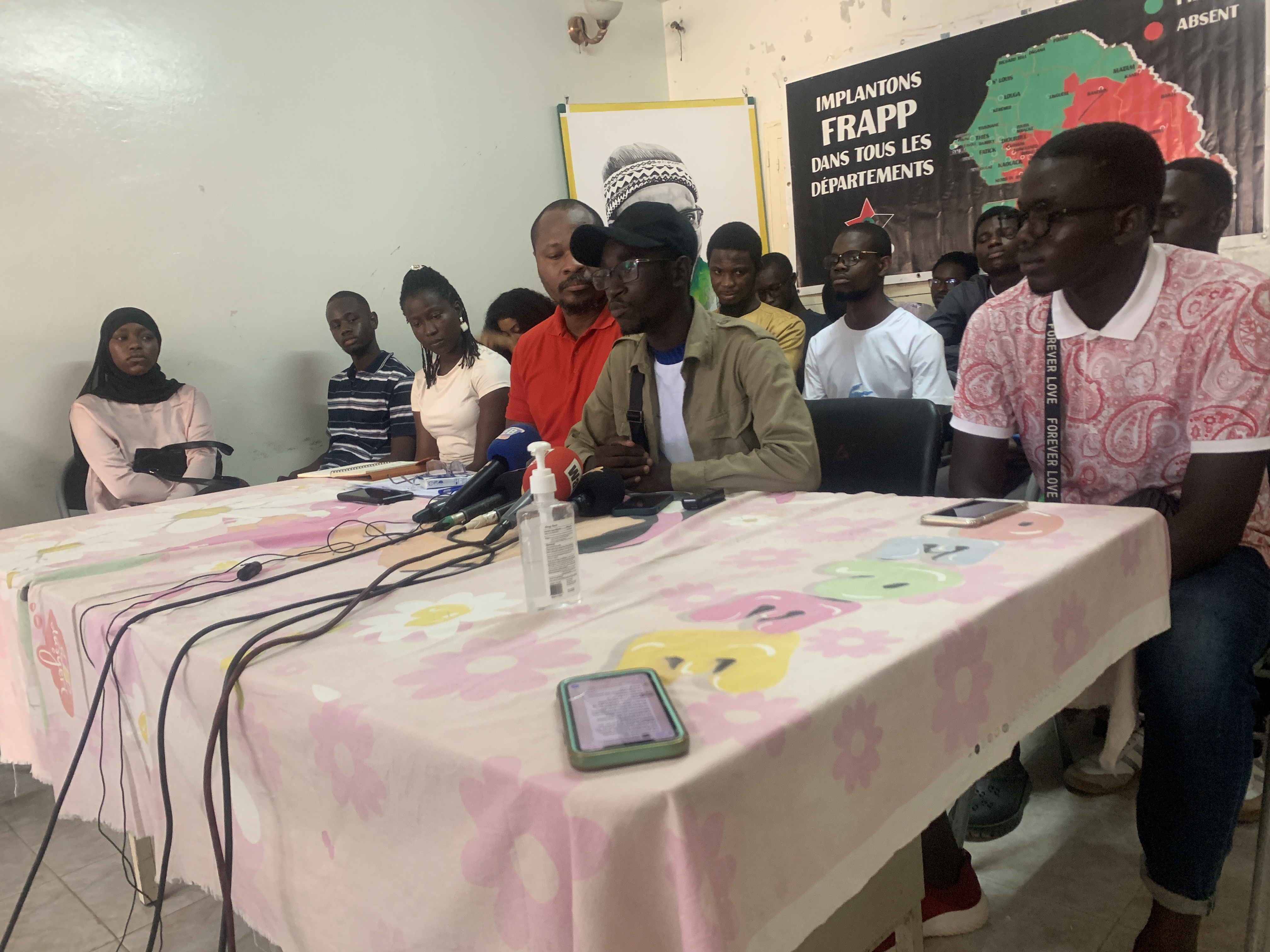 Boycott des cours à UN-CHK: les étudiants demandent "l'égalité d'accès aux machines et à la connexion"