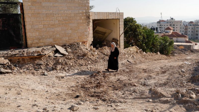 Le retour douloureux de familles palestiniennes dans leurs maisons en ruines